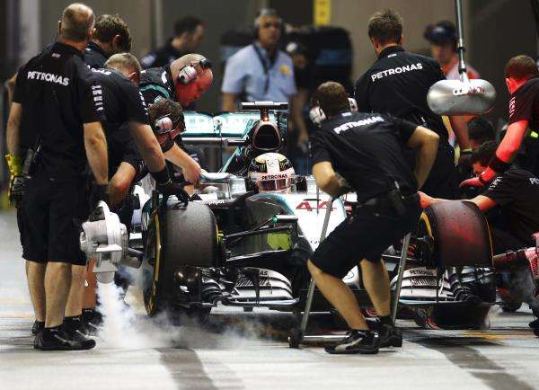 2015-09-19t153258z_1136088200_gf10000212503_rtrmadp_3_motor-racing-prix_reuters