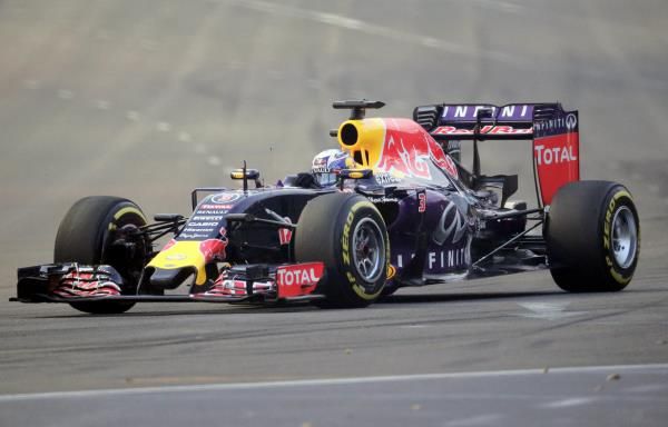 2015-09-19t110224z_950681791_gf10000212273_rtrmadp_3_motor-racing-prix_reuters