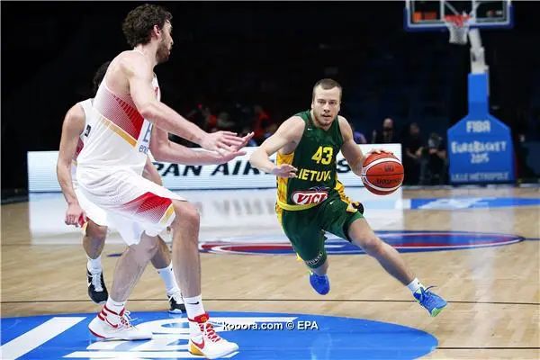 ?i=epa%2fbasketball%2f2015-09%2f2015-09-20-04941094_epa