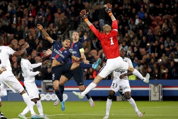 2015-09-22t202915z_1617393349_gf10000216362_rtrmadp_3_soccer-france_reuters