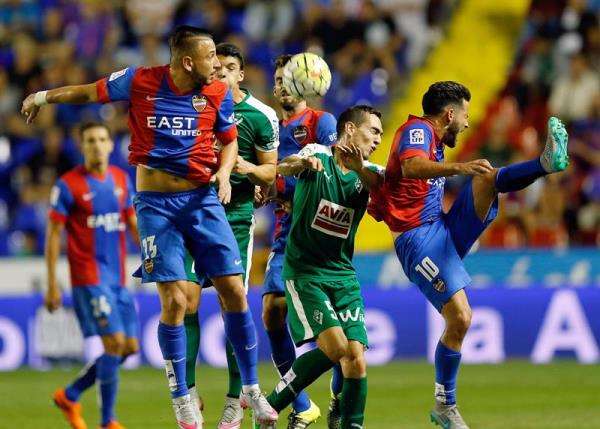 20150923-635786405075239924w_efe