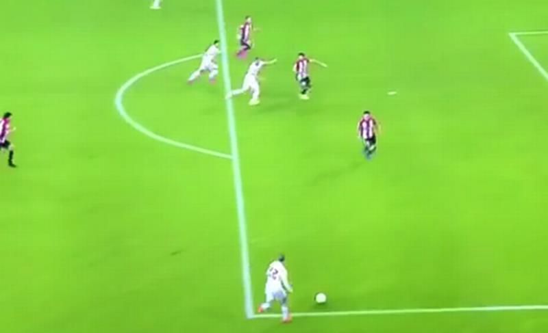 Benzema-steals-Ronaldos-500%20(3)