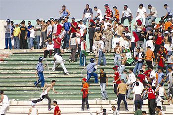 الهواجس الامنية تؤرق المنظمين قبل يوم عن موعد المواجهة 