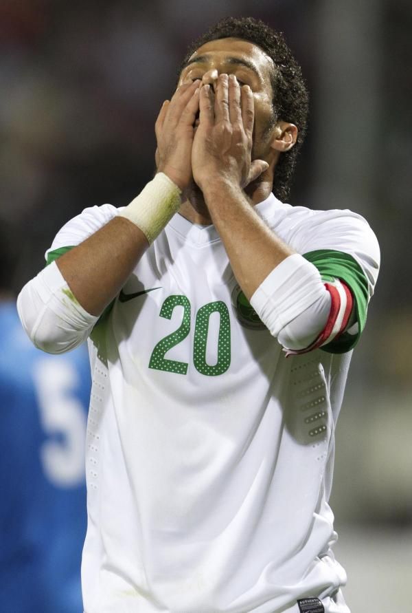 2013-01-12t170948z_270376866_gm1e91d036x01_rtrmadp_3_soccer_reuters