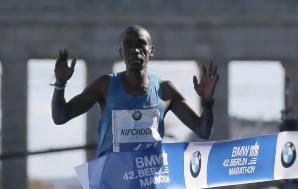 2015-09-27t092331z_2131963292_lr1eb9r0q2w18_rtrmadp_3_athletics-marathon-berlin_reuters
