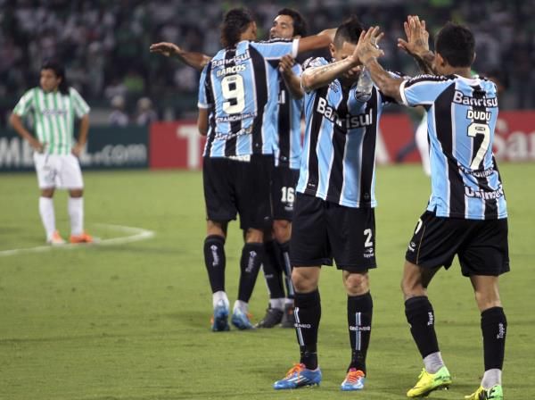 2014-04-03t034257z_1609021648_gm1ea430wbm01_rtrmadp_3_soccer-libertadores_reuters