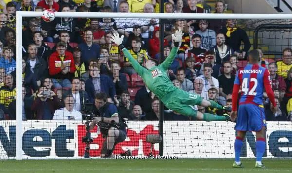 ?i=reuters%2f2015-09-27%2f2015-09-27t161057z_86371857_mt1aci14034300_rtrmadp_3_soccer-england-wat-cry_reuters