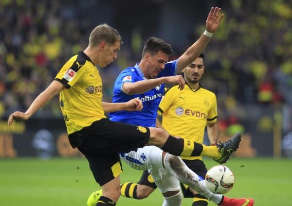2015-09-27t165336z_409123551_lr1eb9r1ax23q_rtrmadp_3_soccer-germany_reuters