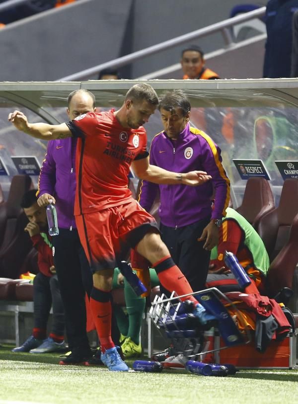 2015-09-30t183239z_1744352437_lr1eb9u1fi4a7_rtrmadp_3_soccer-champions-ast-gal_reuters