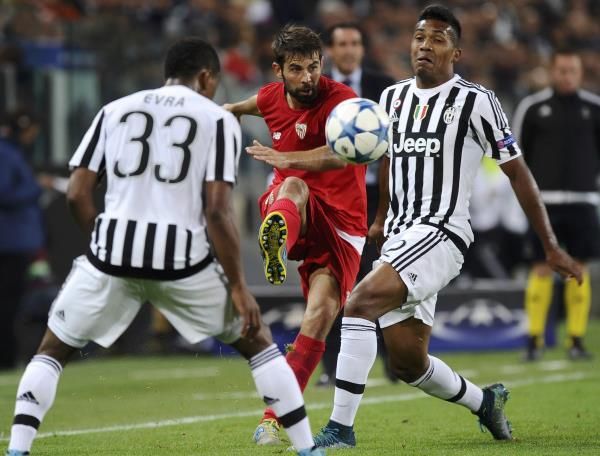 2015-09-30t203210z_152185841_lr1eb9u1l1ch0_rtrmadp_3_soccer-champions-juv-sev_reuters