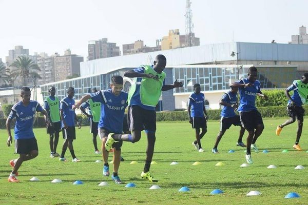 جانب من تدريبات الهلال  بالجزائر