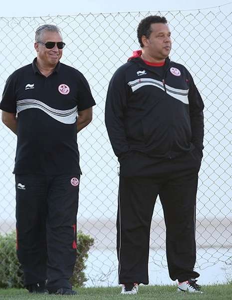 ماهر الكنزاري (على اليمين) صحبة مساعده نزار خنفير 