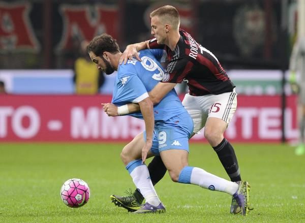 2015-10-04t202504z_226852761_gf10000232374_rtrmadp_3_soccer-italy_reuters