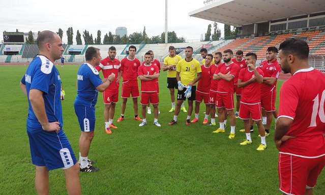 رادولوفيتش يتحدّث باللاعبين قبل التدريب مساء الإثنين