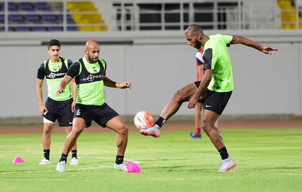 العين