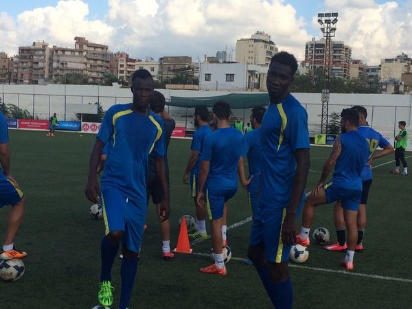 أوسينا وسامبا عبدو بعدسة كووورة خلال تدريبات الصفاء اليوم الأربعاء