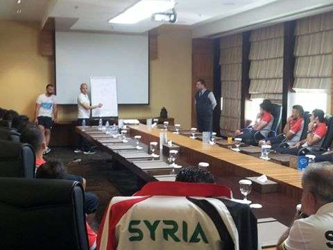 من الدرس النظري للمنتخب السوري