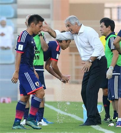 المدرب وحيد خليلودزيتش في لقاء سوريا واليابان