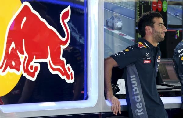 2015-10-08t151531z_1044061743_gf10000236788_rtrmadp_3_motor-racing-prix_reuters