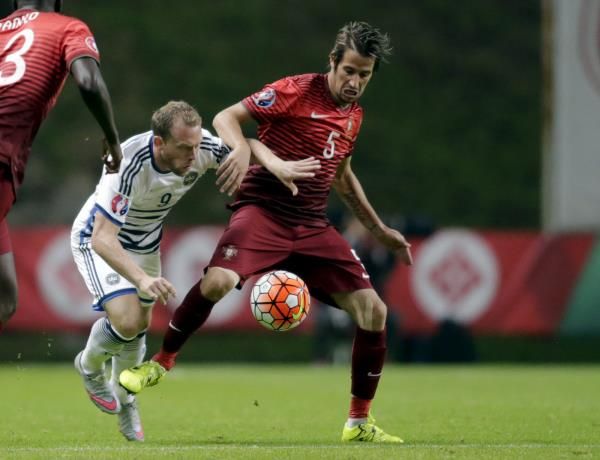 2015-10-08t190455z_932318915_gf10000237186_rtrmadp_3_soccer-euro_reuters