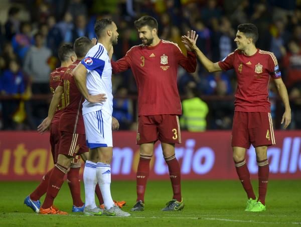 2015-10-09t204005z_1423648043_gf10000239053_rtrmadp_3_soccer-euro_reuters