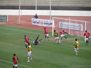 إحدى الكرات الإتحادية الخطرة على مرمى الرائد