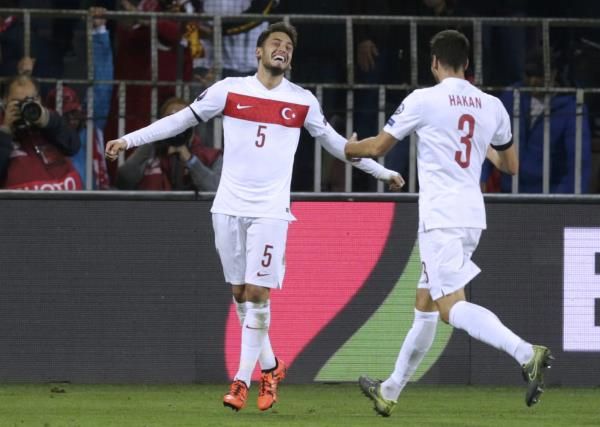 2015-10-10t210032z_1475806182_lr2ebaa1mclvb_rtrmadp_3_soccer-euro_reuters