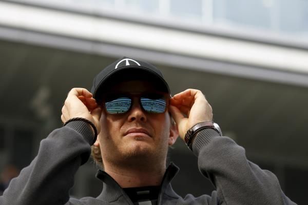 2015-10-11t111829z_1659951216_gf10000240974_rtrmadp_3_motor-racing-prix_reuters