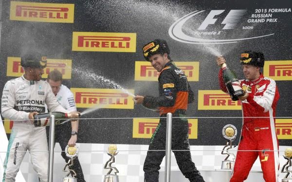 2015-10-11t134234z_878991945_lr1ebab122n3w_rtrmadp_3_motor-racing-prix_reuters