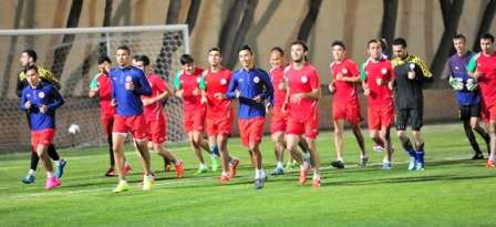 منتخب طاجكستان خلال تدريباته في عمان 