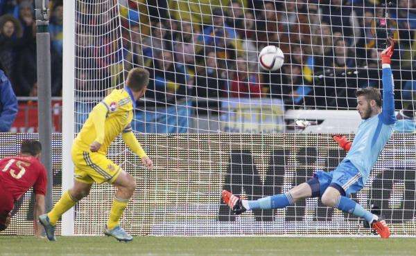 2015-10-12t200109z_847329845_lr2ebac1jlna6_rtrmadp_3_soccer-euro_reuters