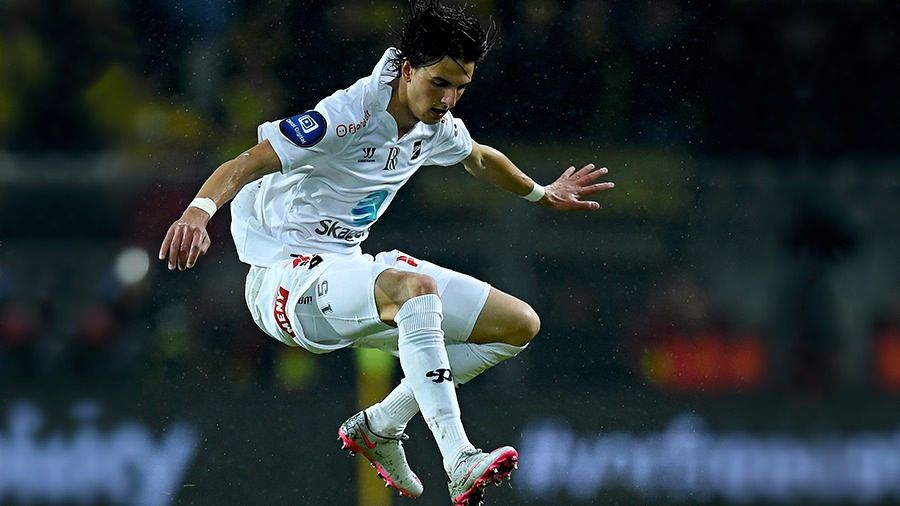 Rafik-Zekhnini--Borussia--001