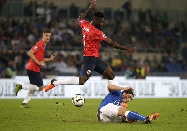 2015-10-13t201233z_1762854142_gf10000243859_rtrmadp_3_soccer-euro_reuters