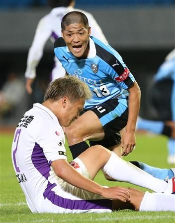 يوشيتو أكوبو في لقاء أمس ضمن كأس الإمبراطور