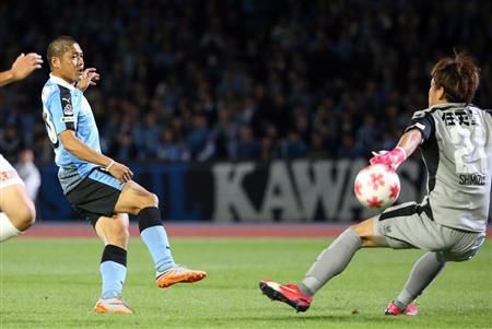 أكوبو عند تسجيله الهدف الأول بمرمى فريق كيوتو سانغا