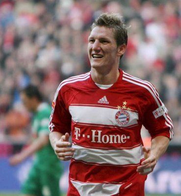 باستيان شفاينشتايجر سعيد بالبقاء في صفوف البافاري