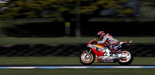 2015-10-16t072444z_762245526_gf10000246901_rtrmadp_3_motorcycling-prix_reuters