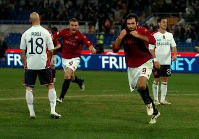 ميركوس فوسينتش محتفلا بهدفه