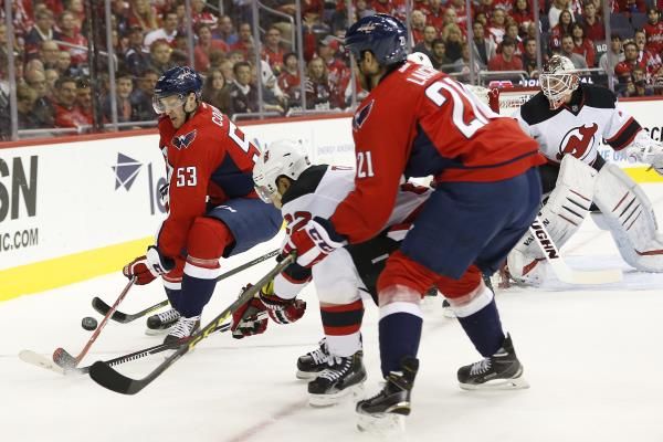 2015-10-11t033251z_1440597673_nocid_rtrmadp_3_nhl-new-jersey-devils-at-washington-capitals_reuters