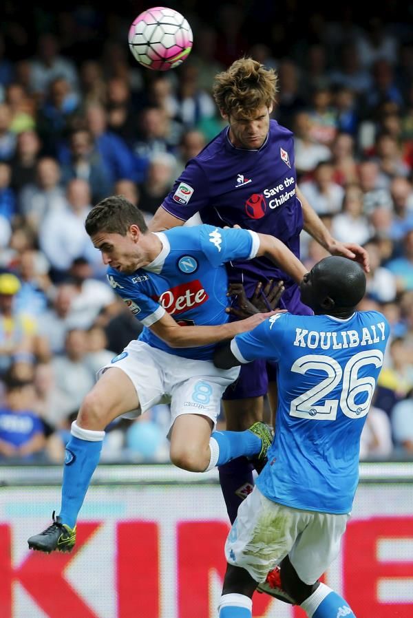 2015-10-18t142625z_157132253_gf10000249630_rtrmadp_3_soccer-italy_reuters