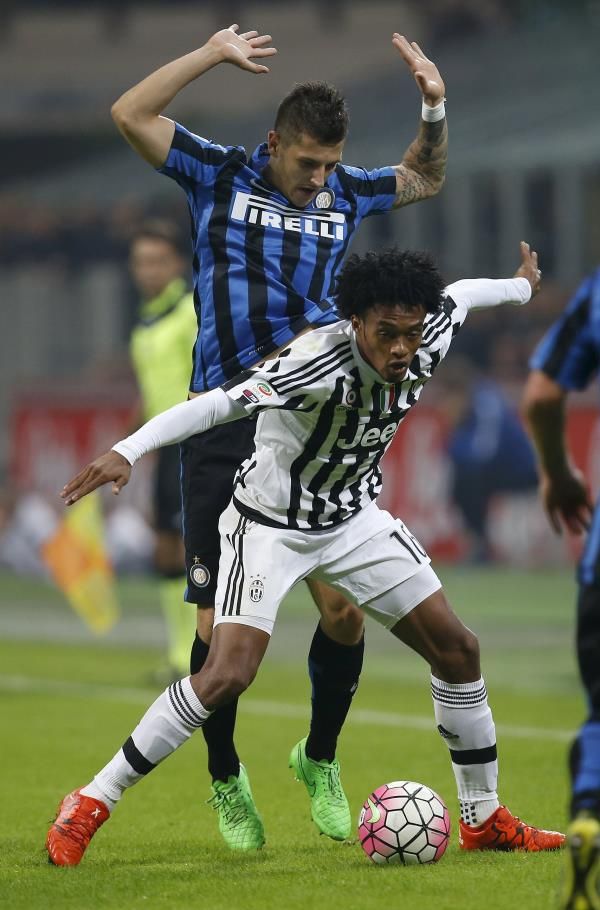 2015-10-18t201423z_1042264340_gf10000250080_rtrmadp_3_soccer-italy_reuters