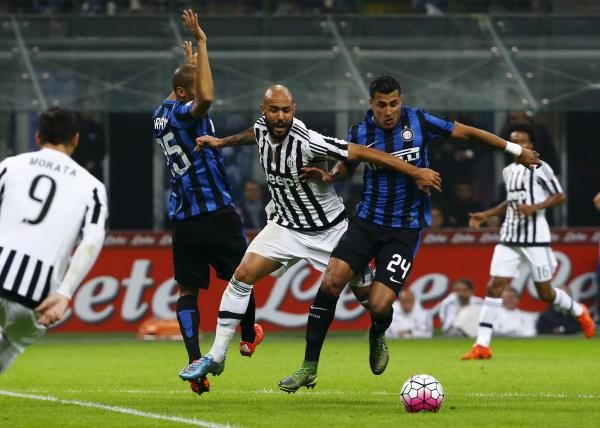 2015-10-18t192236z_560248597_gf10000250004_rtrmadp_3_soccer-italy_reuters