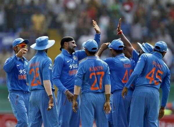 2015-10-18t094403z_1394079004_gf10000249250_rtrmadp_3_cricket-india_reuters