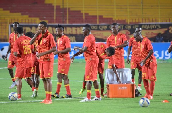 المريخ داخل أرض الملعب 