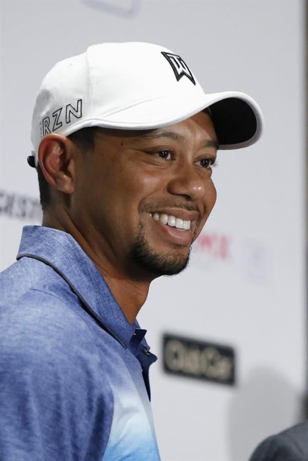  لاعب الجولف الأمريكي تايجر 