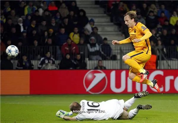 ?i=epa%2fsoccer%2f2015-10%2f2015-10-20%2f2015-10-20-04986039_epa