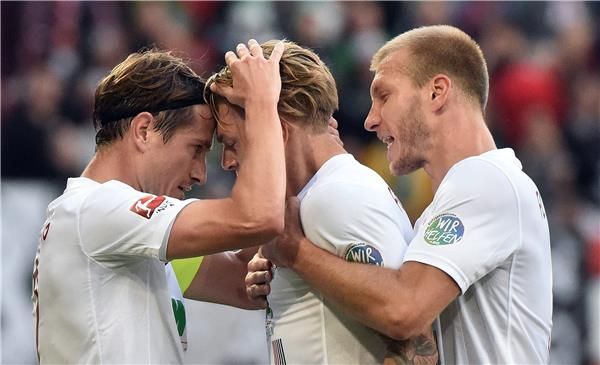 لاعبو فريق اوغسبورغ الالماني