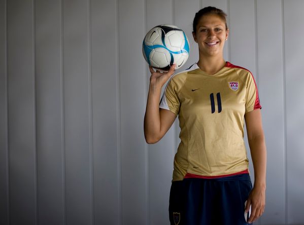 لاعبة وسط المنتخب الامريكي للسيدات كارلي ليود