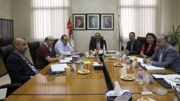 من الإجتماع