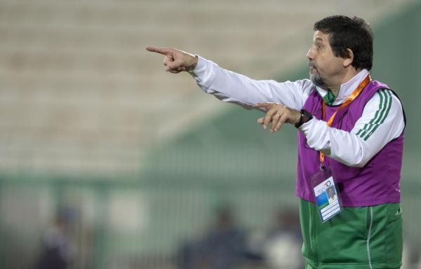 2013-02-27t191714z_478179782_gm1e92s08wg01_rtrmadp_3_soccer_reuters